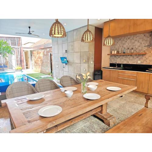 Large Villa Jimbaran With Pool & WiFi by 2ndHome