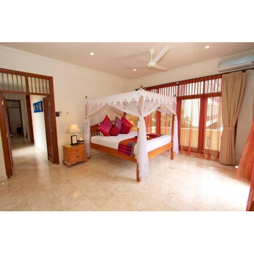 Largest Villa in Kuta Royal C1 - Turquoise Villa