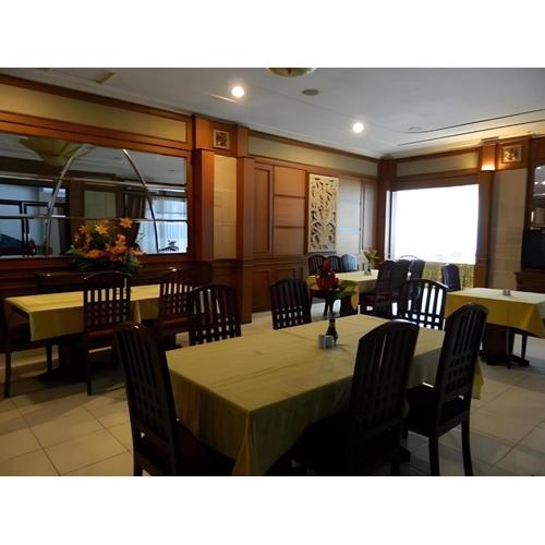 Larisae Setia Kawan Hotel