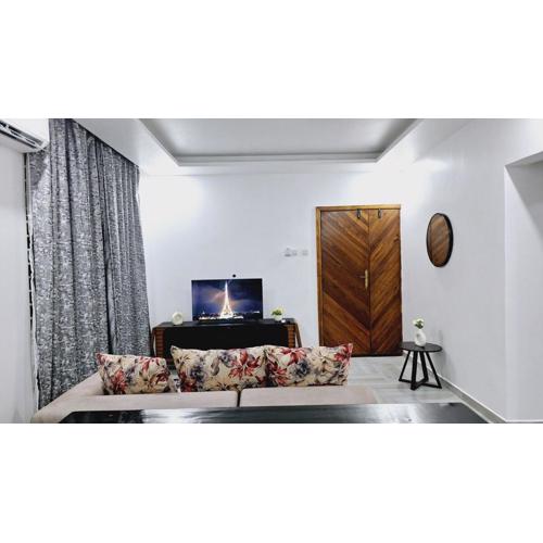 Lastborn Home I Sinza