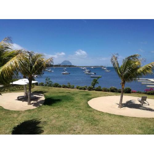 Latitude Sea Front Luxury Apartment