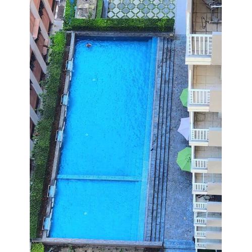 Laureano di Trevi Makati Apartment with Balcony