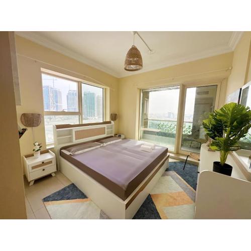 Lavish Bohemian 1 BR in Marina with Rooftop Pool