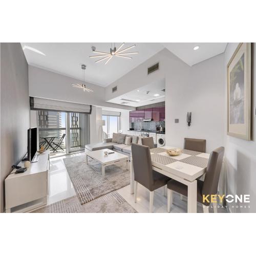 Lavish One Bedroom with Amazing Sun Deck & Pool