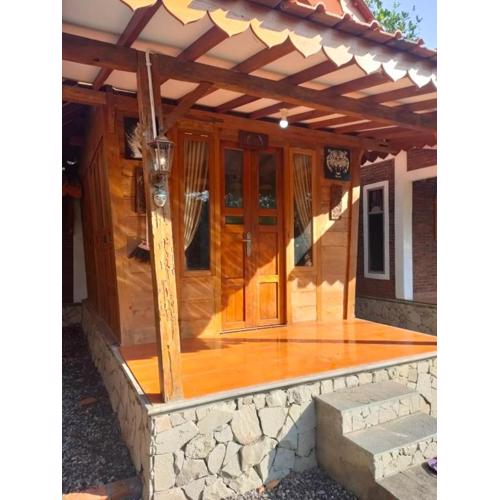 Lawang Pitu Untuk keluarga