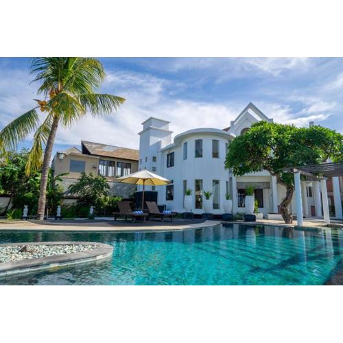 Lawira Beachfront Villa Lovina