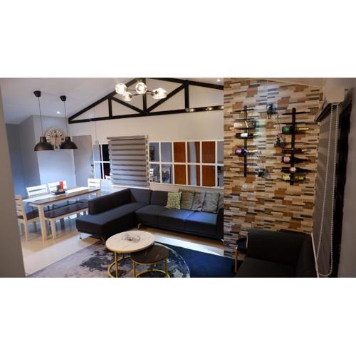Lax Uno 2 bedroom home with Parking, Wi-Fi, NetFlix and Airconditioned Rooms and Shower Heater