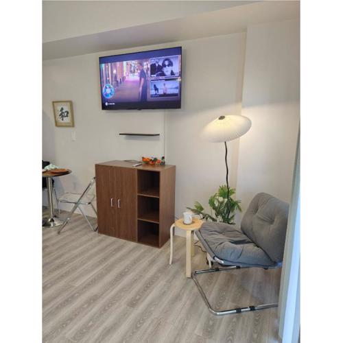 Lay Cozy Mactan with pool, gym and free WiFi just 5 mins near Airport