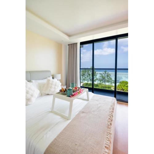 Lazzlla Beachfront Oceanfront Apartments