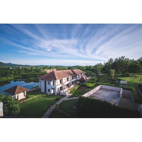 Leaves Valley Resort