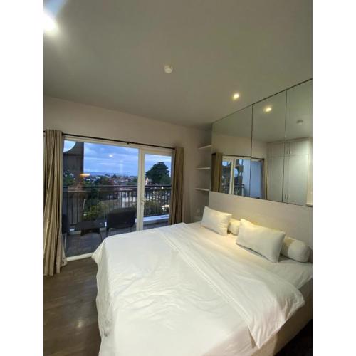 Lee Ardhin by Anggara