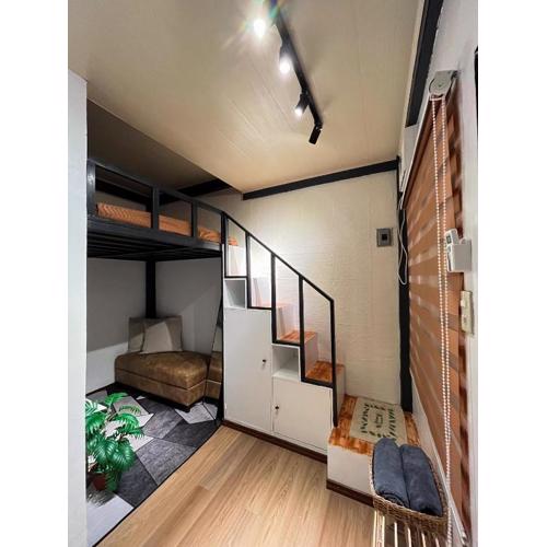 Lee's Transient Unit 1