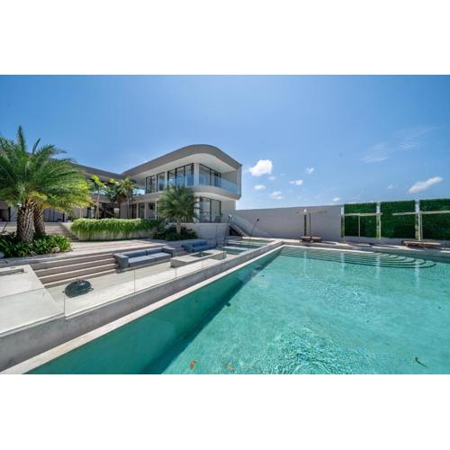 LegKo Villa - Sun-Kissed Getaway - New 4BR Villa Steps from Uluwatu Best Spots