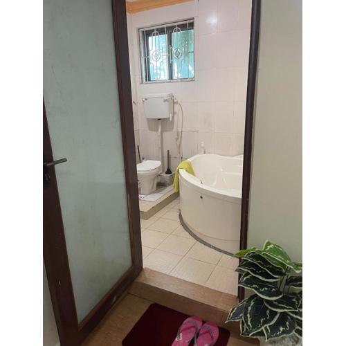 Lena's Studio Apartment