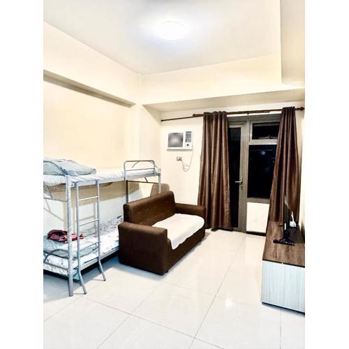 Levi & Moon Relax and Chill