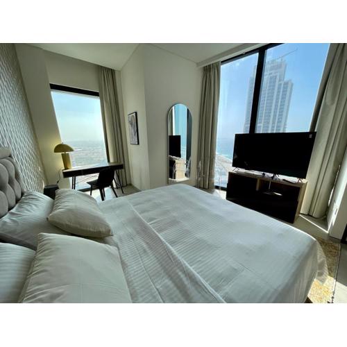 LHG ADDRESS BEACH Unlimited access to SKYPOOL and BEACH facilities