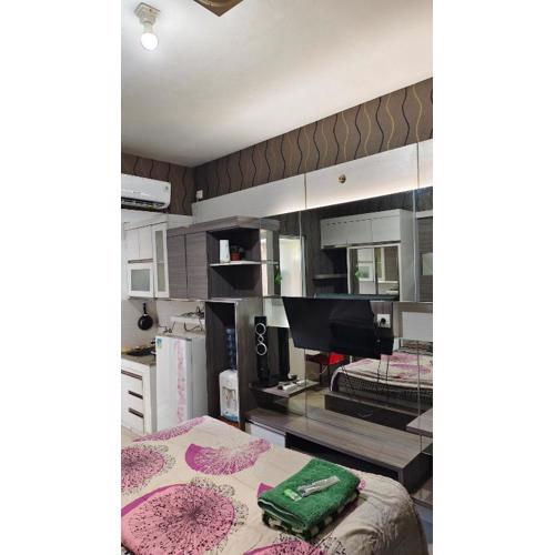 Lidya Room at student castle apartemen