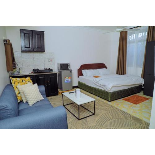 Lion's Den Studio Apartment near town -A hidden Gem