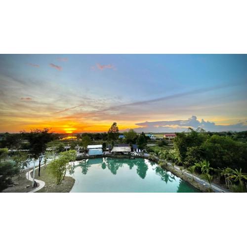 Little Farm Nakonnayok M