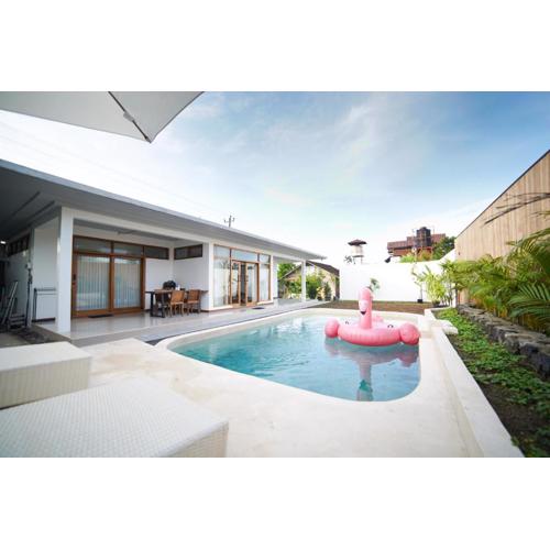 Little Haven - Family Japanese Stay with Private Pool in Jogja