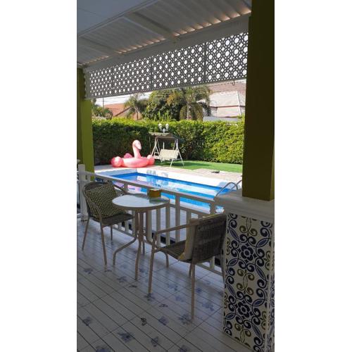 Little home poolvilla