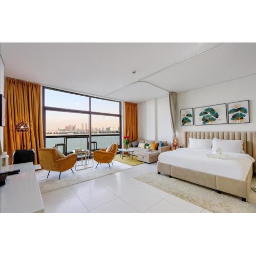 Livbnb Seaside Studio in Palm Jumeirah with Private Terrace and Direct Access to Nakheel Mall