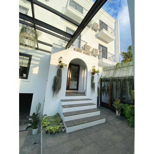 Loewys Home Tanjung Duren Jakarta Barat