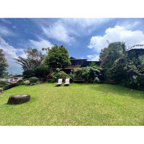 Log Cabin Mountain View Tugu Selatan Cisarua