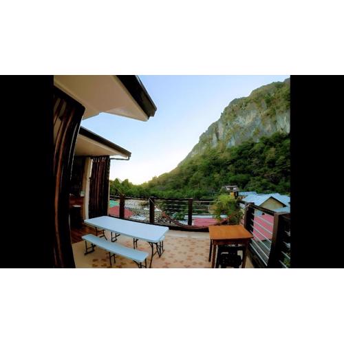 Lolo Bob's Bed And Breakfast