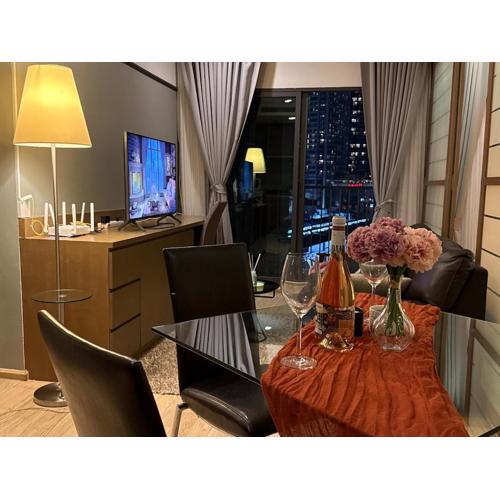 Long Stay Cozy&Warm Condo BTS Thonglor 2-min walk Pool Gym WiFi