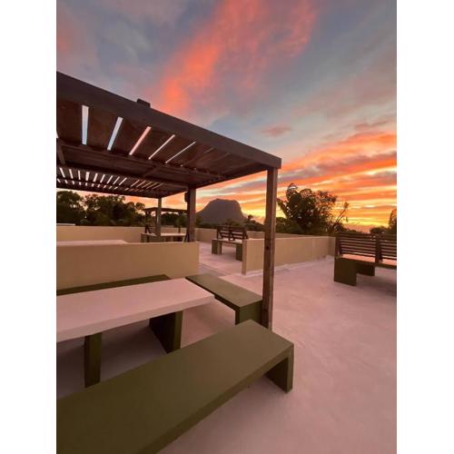 Loukaz -entire Rental Units W Panoramic Rooftop
