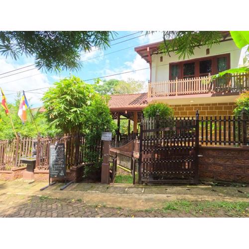 Loveena by H.S. Restaurant & Guest