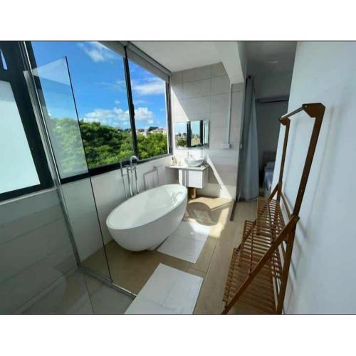 Lovely 2-bedroom apartment near beach