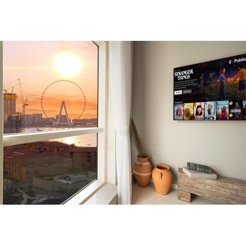 Lovely Dubai Eye & Sea View, 3 mints to beach