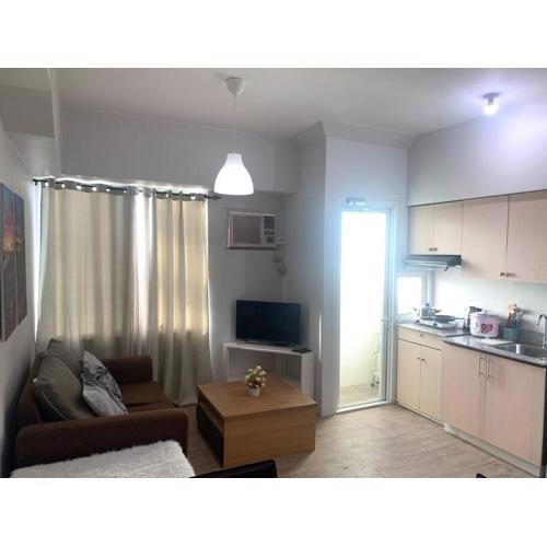 Lovely Spacious Condo With Balcony