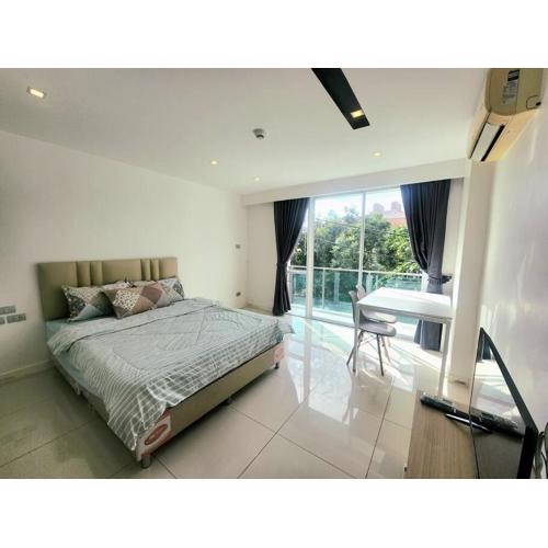 Lovely studio in town