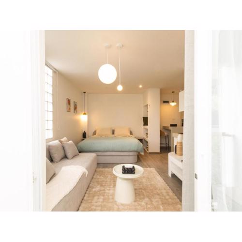 Lovely Studio Room for 2 Guests in the Heart of Sathorn