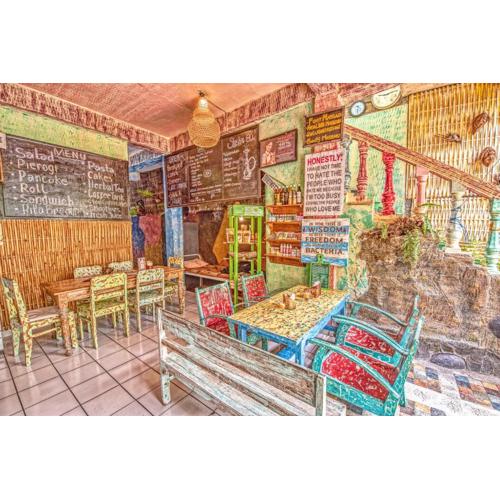 Lovina Central Hostel