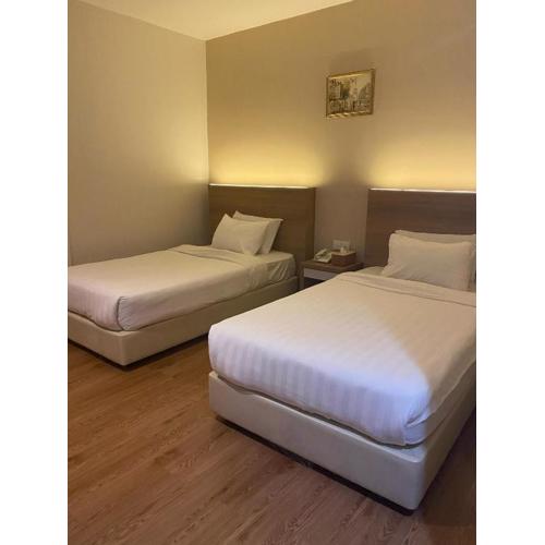 Lovina Inn - Nagoya Batam