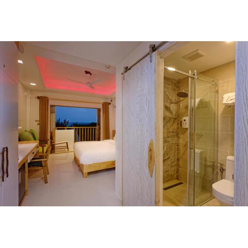 Luau Beach Inn, Maldives