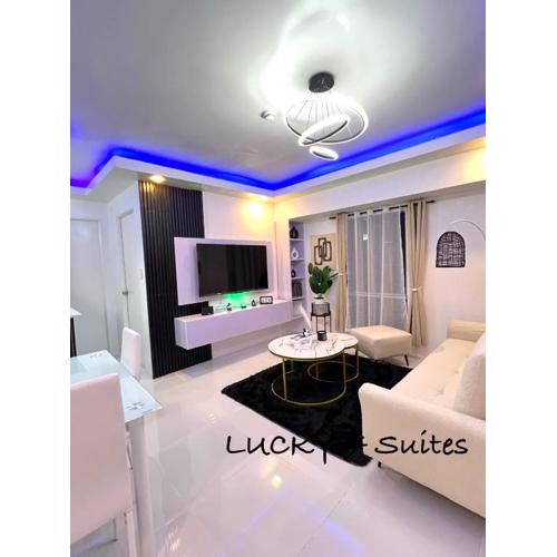 LUCKY 7 suites