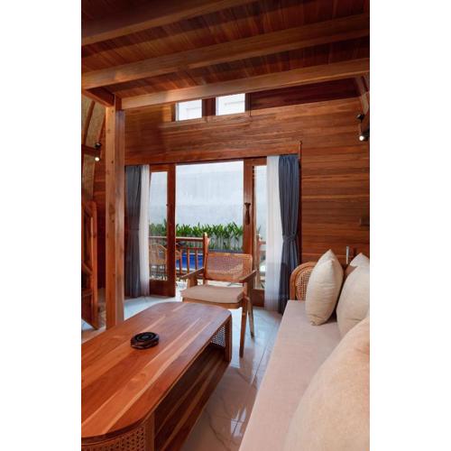 Luh Adi Villa 3, Modern Balinese wooden house close to Uluwatu