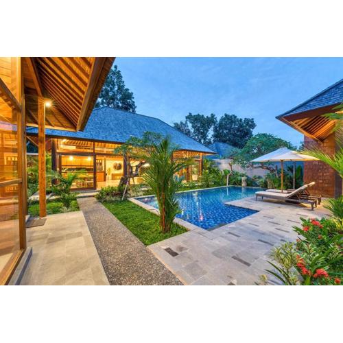 Lumira Villa 4BR Tropical Retreat in Uluwatu