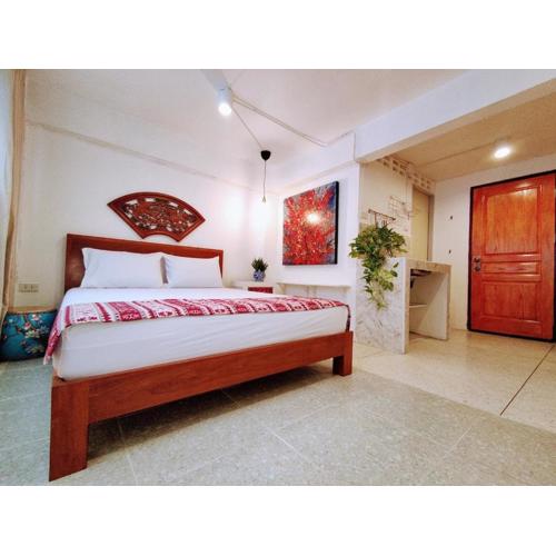 Lumphini 3 Teakwood red at Steamy Location