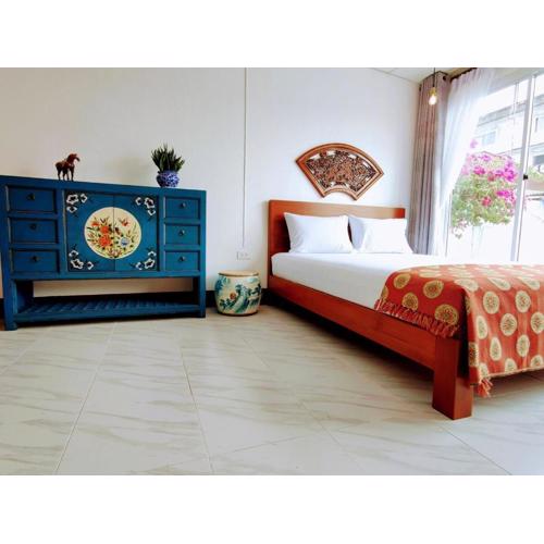 Lumphini Perfect Escape Sunny Rooftop EnSuite