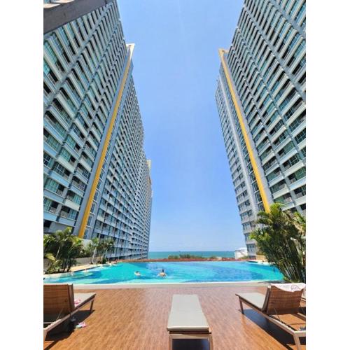 Lumpini​ Seas​ View