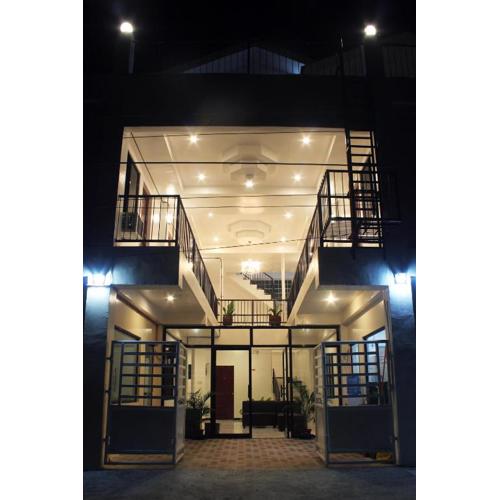 Luna Oslob Travellers Inn