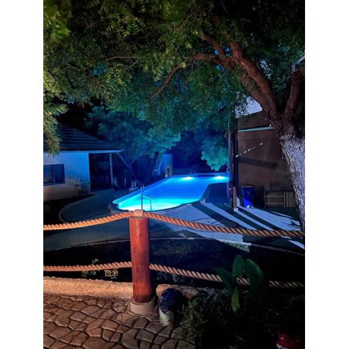 Lunar Dive Resort: Bamboo Villas