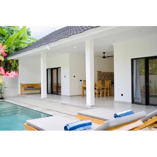 Lush Tropical Villa Central Amed