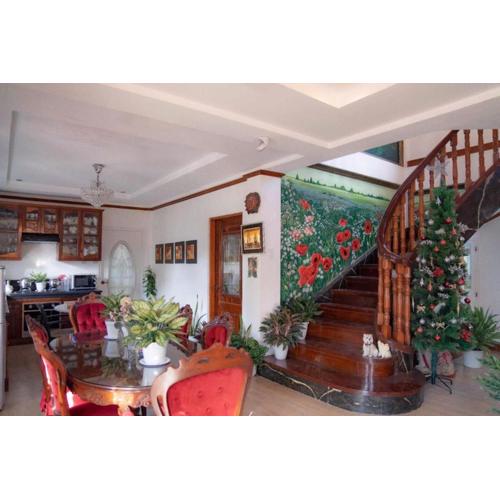 Lustria White Castle